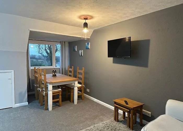 Faldouet 3 Bed Flat In Rock