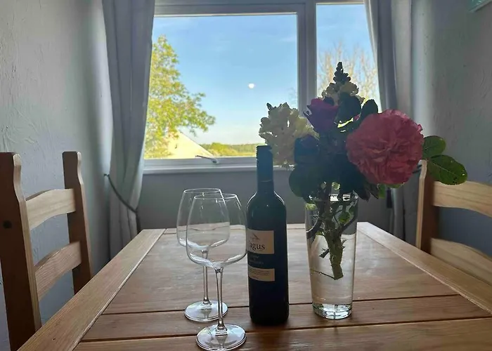 Faldouet 3 Bed Flat In Rock