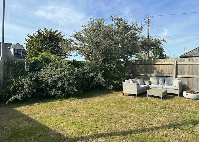 Faldouet 3 Bed Flat In Rock