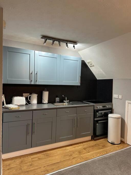 Faldouet 3 Bed Flat In Rock *
