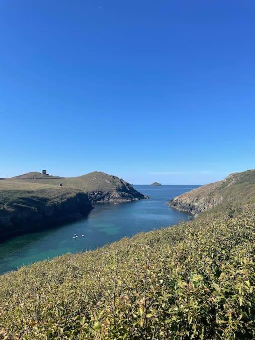 Faldouet 3 Bed Flat In Rock * Saint Minver