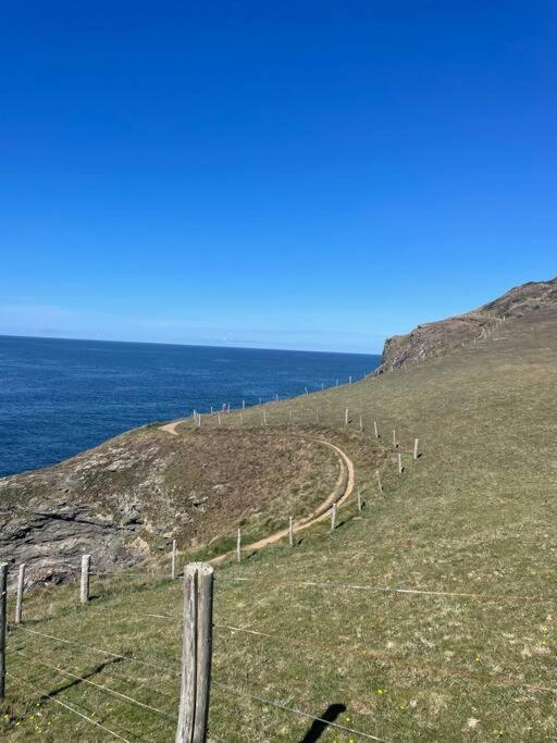 Faldouet 3 Bed Flat In Rock *