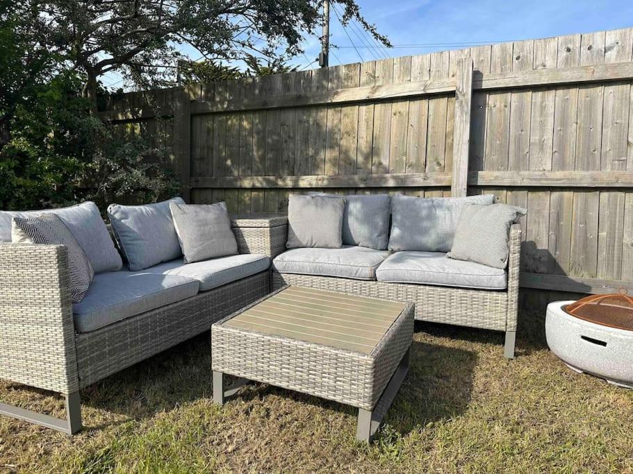 Faldouet 3 Bed Flat In Rock *